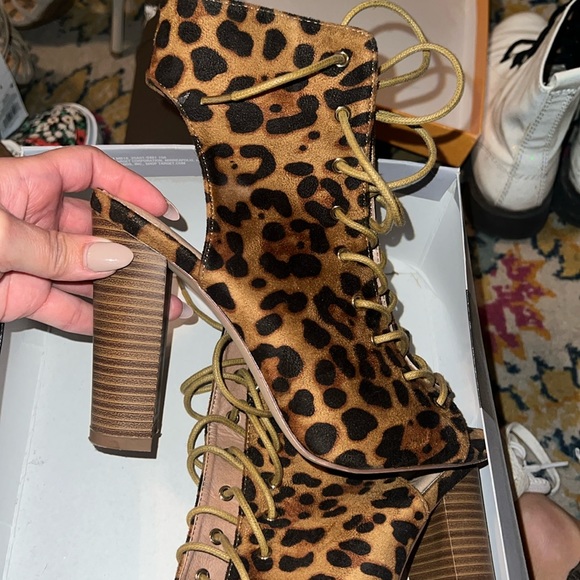 Leopard open toe heels gently used - Picture 1 of 2